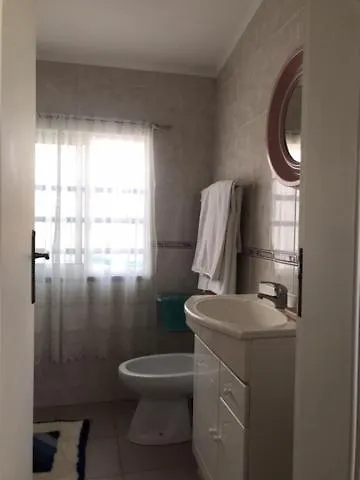 Vivenda Azevedo בית הארחה *